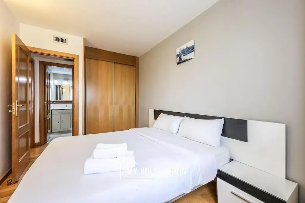MyHouseSpain - Apartamento con Parking Caja Mágica-1