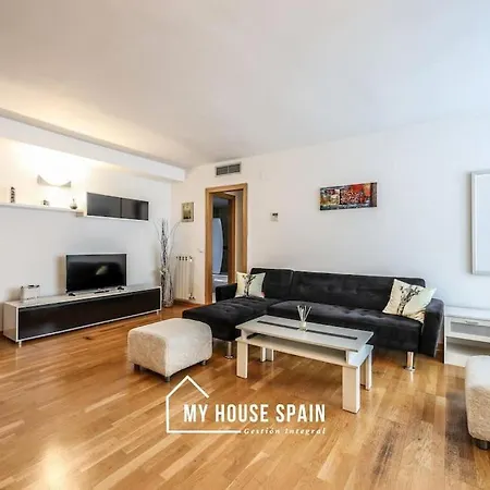 MyHouseSpain - Apartamento con Parking Caja Mágica-3