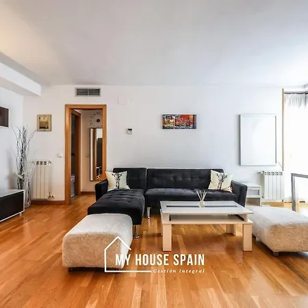 MyHouseSpain - Apartamento con Parking Caja Mágica-2